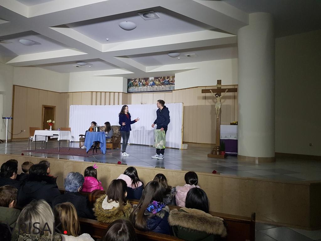 Širokobriješki framaši oduševili publiku u Posušju s predstavom “Pomozi mi disati”