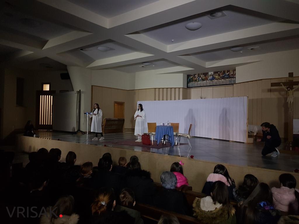 Širokobriješki framaši oduševili publiku u Posušju s predstavom “Pomozi mi disati”