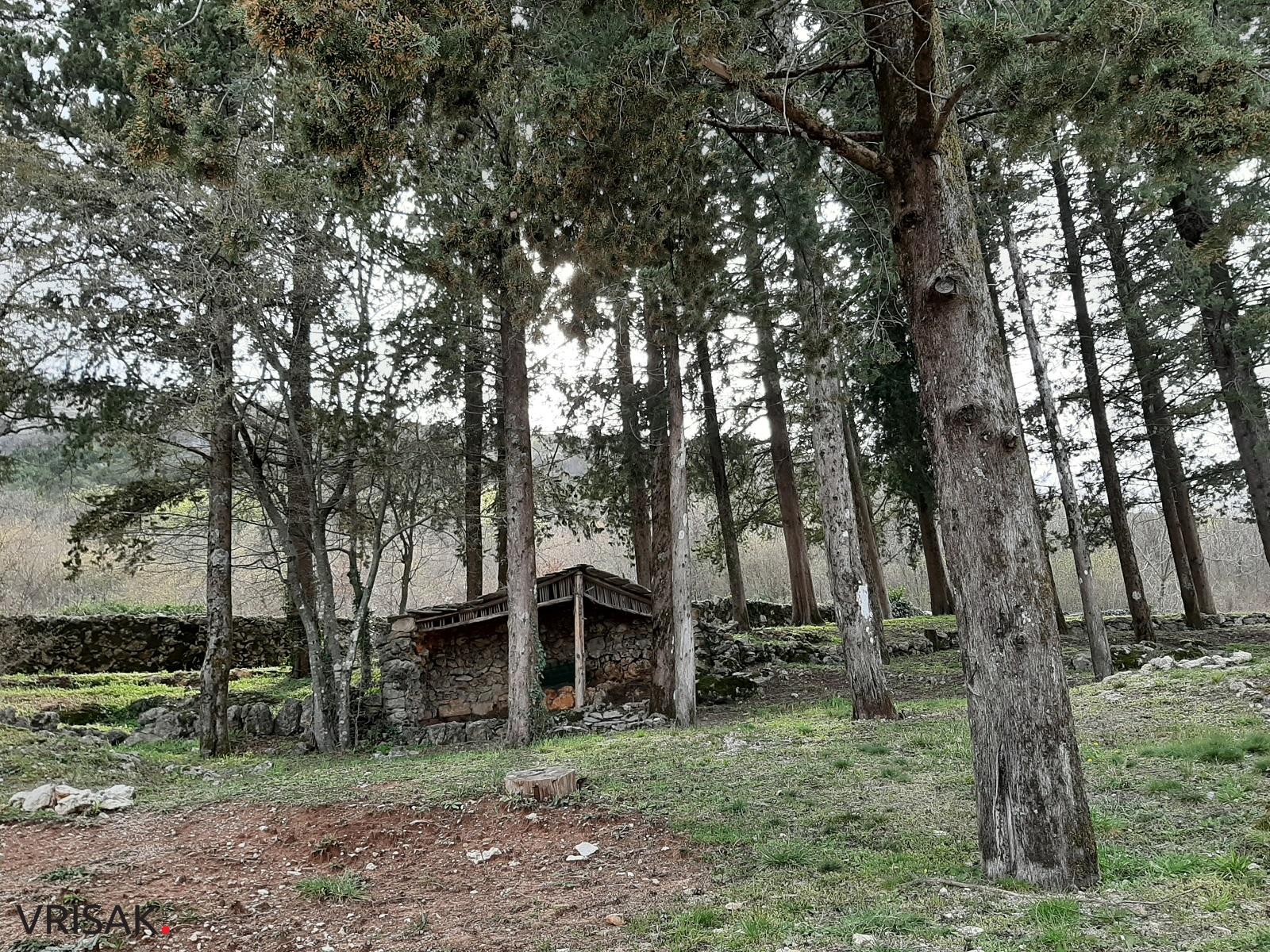 Župa Ružići – najstarija župa u općini Grude čiji predivni okoliš stoljećima uređuju župnici i vrijedni župljani