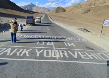 Fenomen u Indiji: Ugašeni automobili sami idu uzbrdo