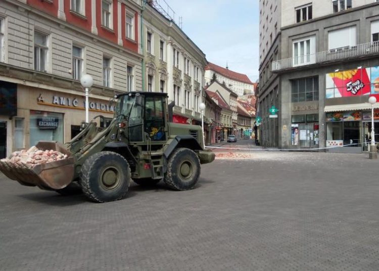Vojska na ulicama Zagreba; BBB pomogli premjestiti tek rođenu djecu