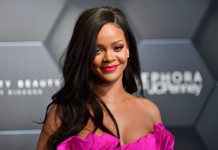 Rihanna planira za deset godina imati bar troje djece: “Ne treba mi muškarac za to”