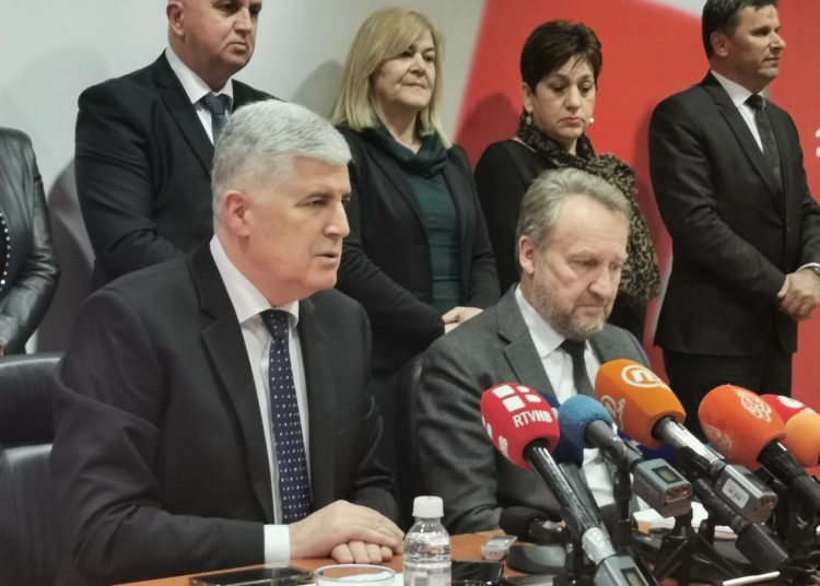 Čović: Daleko smo od dogovora; Izetbegović: Šanse za dogovor i dalje postoje