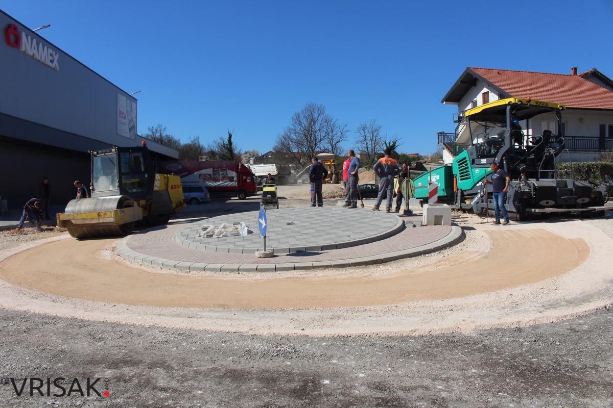 Široki Brijeg: Asfaltiran prometni rotor prema “Maloj školi”