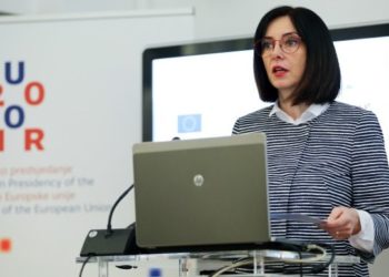 Zbog koronavirusa kreće nastava na daljinu, emitirat će se na HRT 3 od ponedjeljka