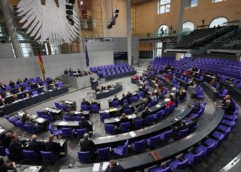 Njemački Bundestag prihvatio paket mjera vrijedan 750 milijardi eura