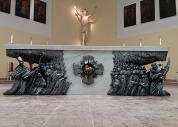 Crkva na Humcu dobila novi oltar, djelo akademskog kipara Ilije Skočibušića