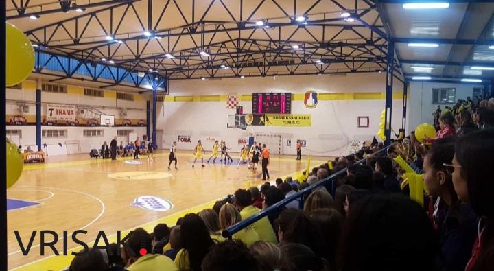 Ukoliko bude potrebno lakše oboljeli biti će smješteni i u Gradskoj športskoj dvorani Posušje