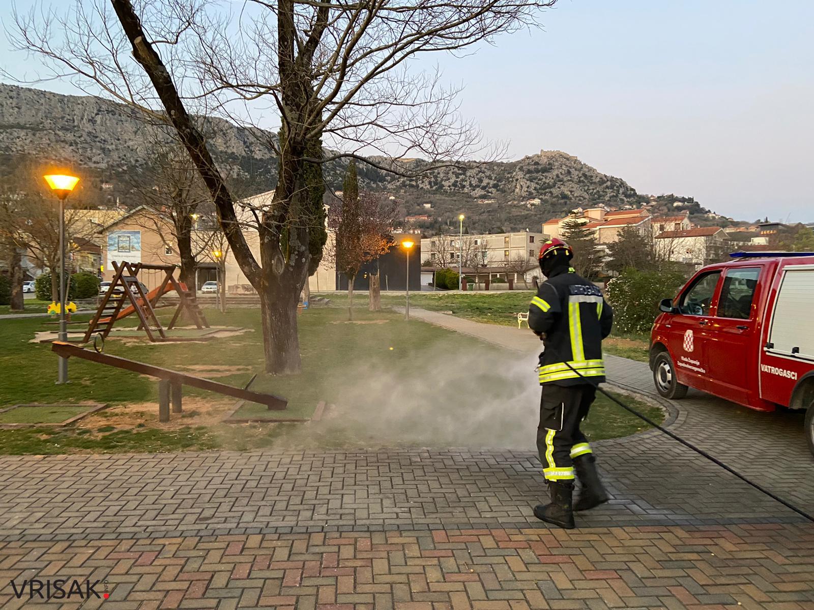 Vatrogasci u Ljubuškom oprali javne površine