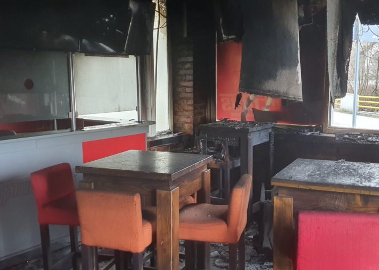 U Uskoplju sinoć zapaljeno sedam kladionica (FOTO)