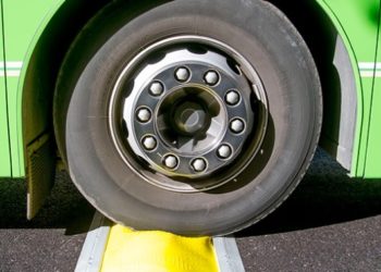 Inteligentni uspornici prometa: Punjeni su tekućinom, a njihova tvrdoća ovisi o vašoj brzini