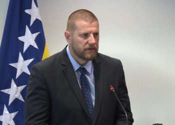 60 osoba nije nađeno na adresi gdje trebaju biti u izolaciji, kreće se s uhićenjima