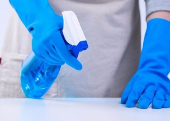 Znate li koliko virusi i bakterije mogu preživjeti na tkanini, plastici ili metalu?