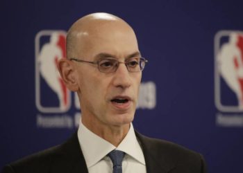 NBA liga smanjuje plaće igračima