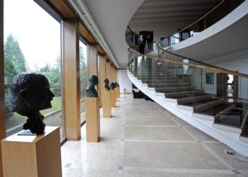 Milanović uklonio biste iz predvorja Ureda na Pantovčaku