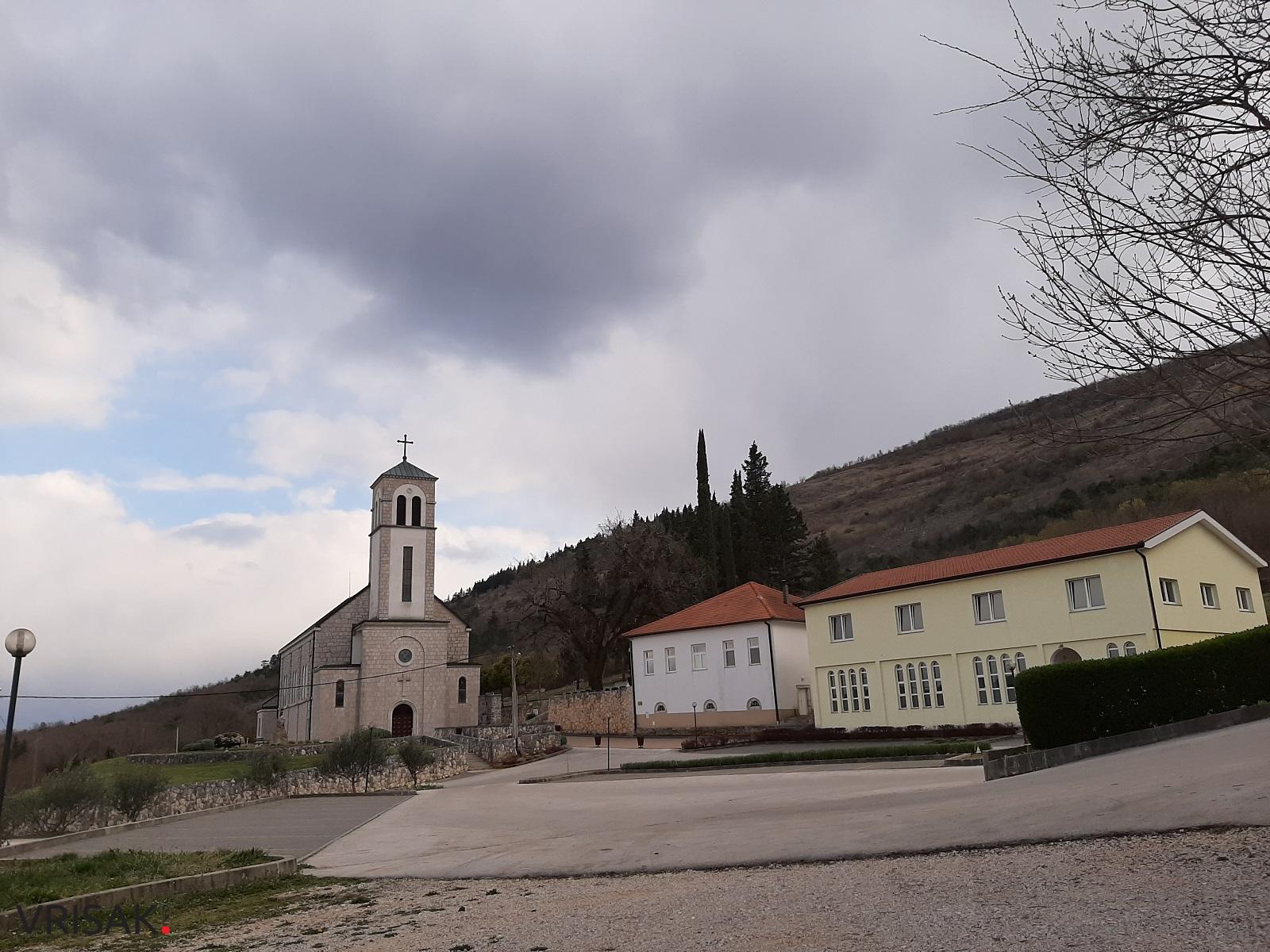 Župa Ružići – najstarija župa u općini Grude čiji predivni okoliš stoljećima uređuju župnici i vrijedni župljani