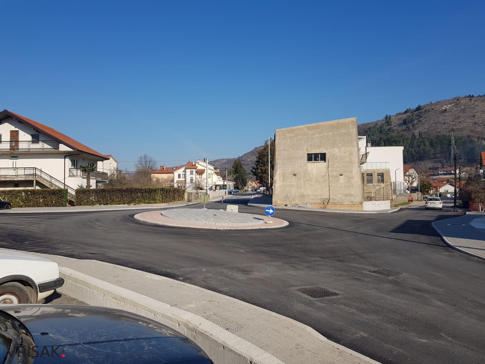 Široki Brijeg: Asfaltiran prometni rotor prema “Maloj školi”