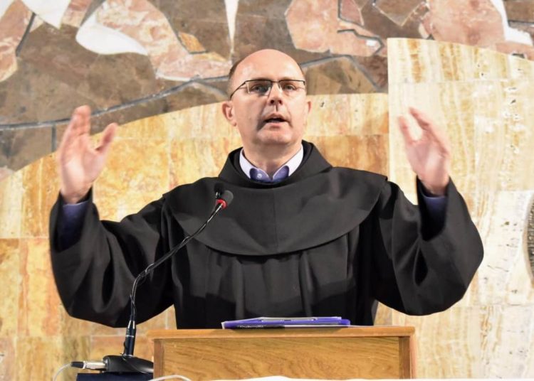 Fra Mario Knezović mladima: Nužno je zaustaviti udar na brak, obitelj i spolni život mladih