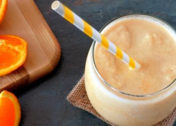 Smoothie od naranče i jabuke