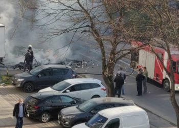 Zapalio se kamion pun toaletnog papira