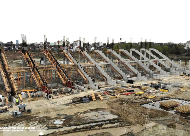 Osijek se pohvalio fotografijama, dižu se tribine novog stadiona
