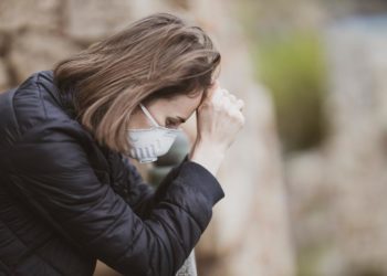 Misle da korona virus utječe i na mozak te uzrokuje napadaje