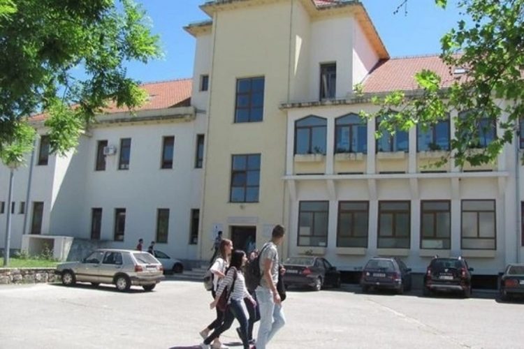 Gimnazija Ljubuški: „Naša škola priprema nastavu za šest predmeta”