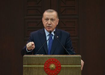 Turska mlađe od 20 godina zatvara u kuće