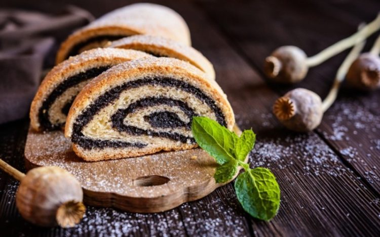 Domaća štrudla sa makom