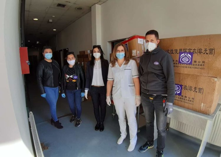 Violetina donacija zaštitne opreme i respiratora stigla u SKB Mostar
