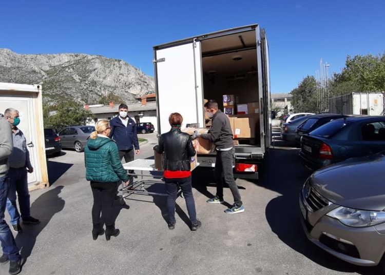 Violetina donacija zaštitne opreme i respiratora stigla u SKB Mostar