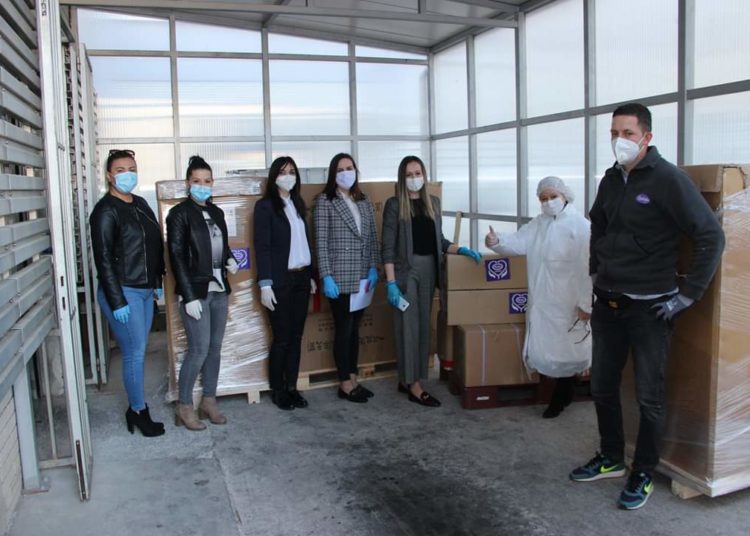 Violetina donacija zaštitne opreme i respiratora stigla u SKB Mostar