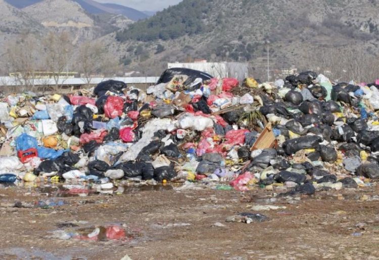 Smeće s privremene deponije u Rodoču prebačeno na Uborak