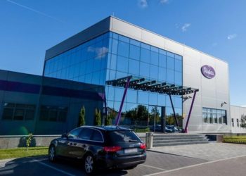 Grudska Violeta uz podršku EU dopremila pun zrakoplov medicinske opreme u BiH