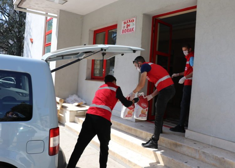 Crveni križ Grada Širokog Brijega u suradnji s donatorima pomogao najpotrebitije za Uskrs