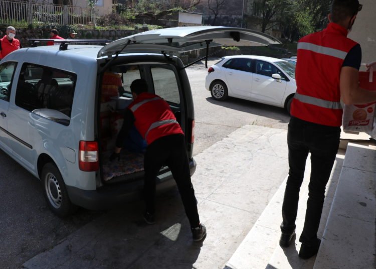 Crveni križ Grada Širokog Brijega u suradnji s donatorima pomogao najpotrebitije za Uskrs