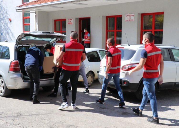 Crveni križ Grada Širokog Brijega u suradnji s donatorima pomogao najpotrebitije za Uskrs