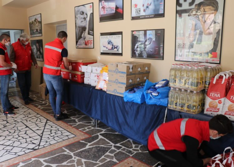 Crveni križ Grada Širokog Brijega u suradnji s donatorima pomogao najpotrebitije za Uskrs