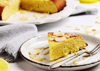 Sočan kolač od limuna i mljevenih badema