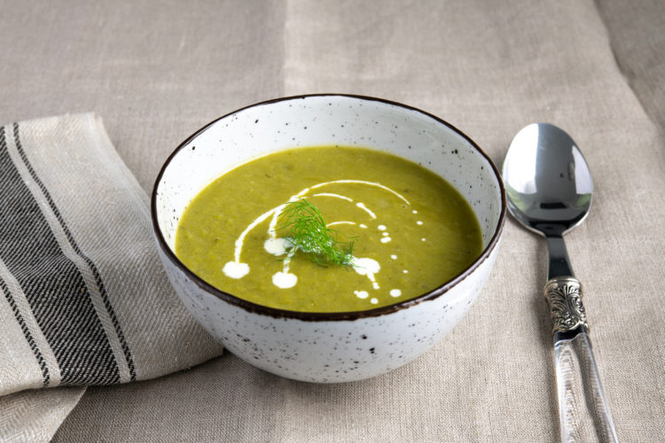 Ukusna juha od šparoga s limunom i parmezanom