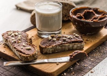 Domaći namaz od lješnjaka koji će te osvojiti na prvu žlicu