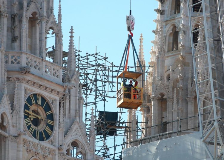Uklonjen toranj zagrebačke katedrale