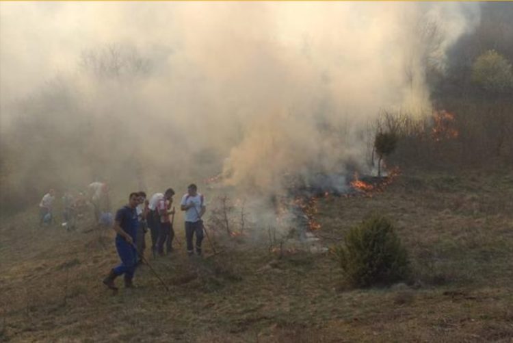 Susjedi muslimani gasili požar kako bi katolici mogli proslaviti Uskrs