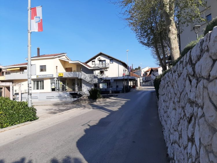 Grudske ulice prazne, mještani poštuju mjere koje se izdaju u svrhu zaštite od koronavirusa