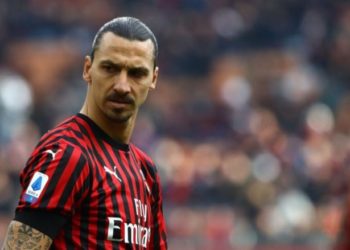 Zlatan ogorčen zbog Bobana i ponude Milana. Napušta klub, ali ostaje u Serie A