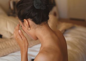 Suha ili dehidrirana koža? Otkrijte kako ih razlikovati i pravilno njegovati