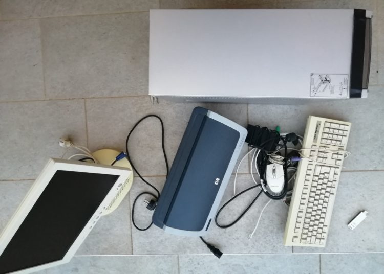 Ljubuški: „Daruj opremu za online nastavu“