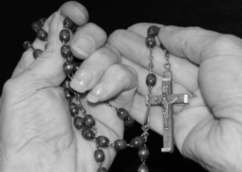 Krunicom protiv pandemije: Časne sestre pokrenule inicijativu „Milijun obitelji, milijun krunica”