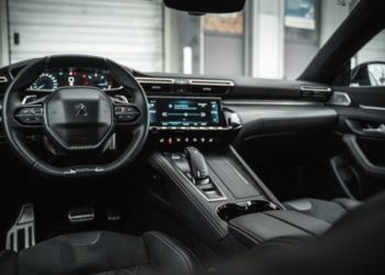 Peugeot i-COCKPIT priča, dokaz kako je budućnost već stigla u automobile