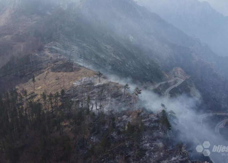 Požar na Rujištu kod Mostara nakon cjelovečernje borbe lokaliziran
